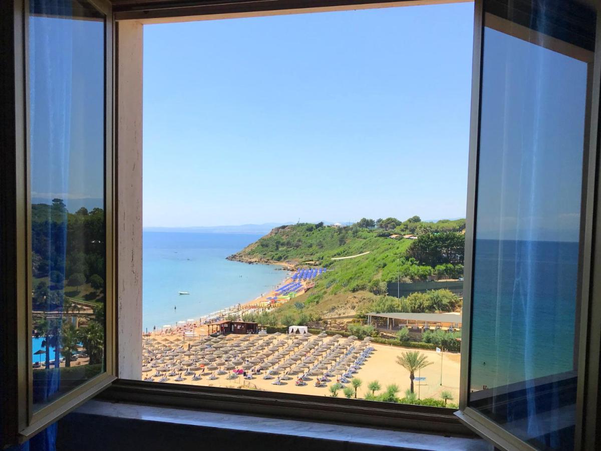 Appartamenti E Stanze Onde Blu Le Castella  Exteriör bild